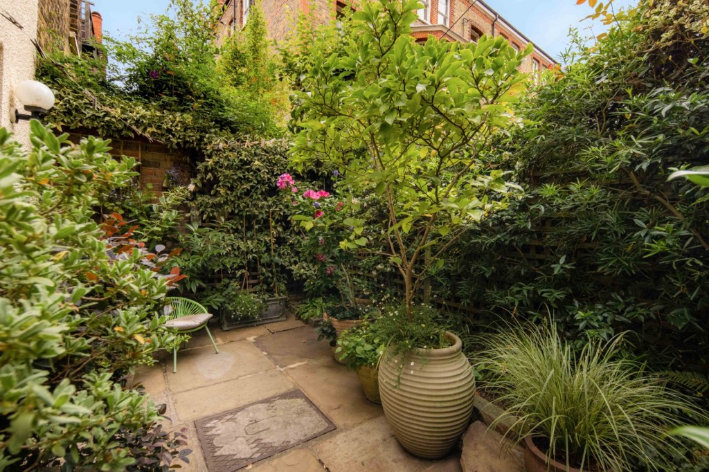 Image for Clapton Passage, E5