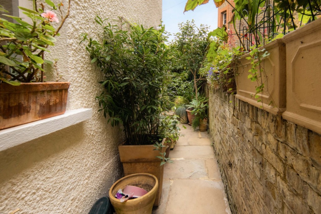 Image for Clapton Passage, E5