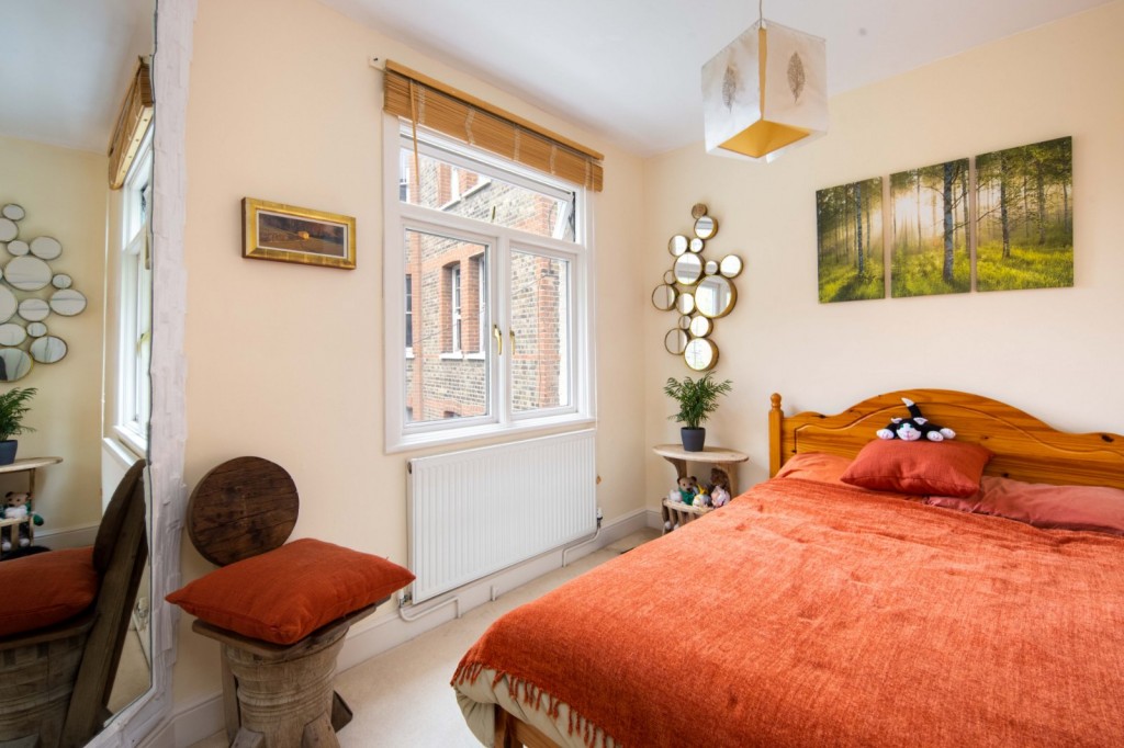 Image for Clapton Passage, E5