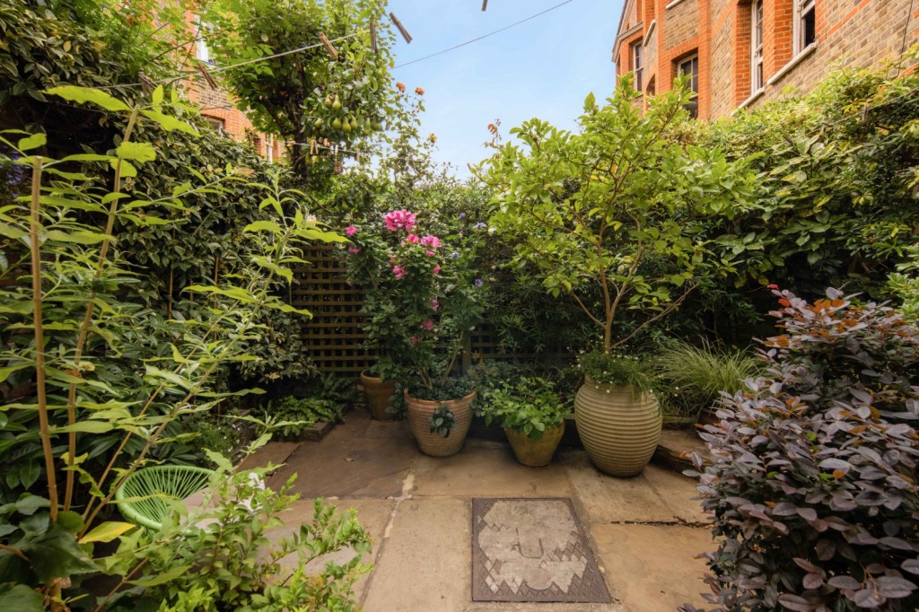 Image for Clapton Passage, E5