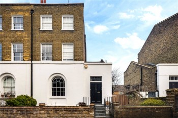 Sutton Place, E9