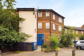 Grand Union Crescent, E8