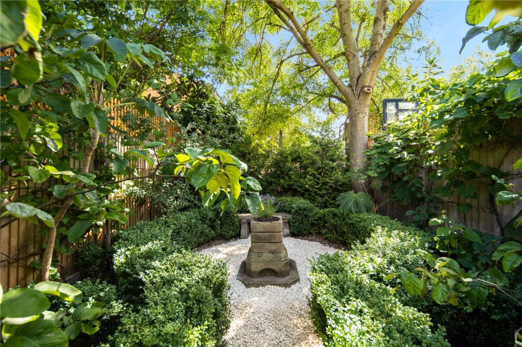 Image for Roding Road, E5