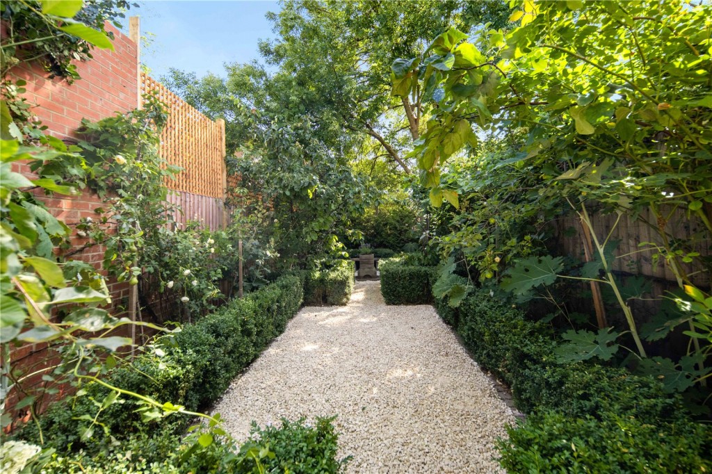 Image for Roding Road, E5