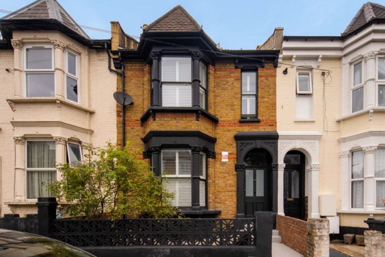 Sach Road, E5
