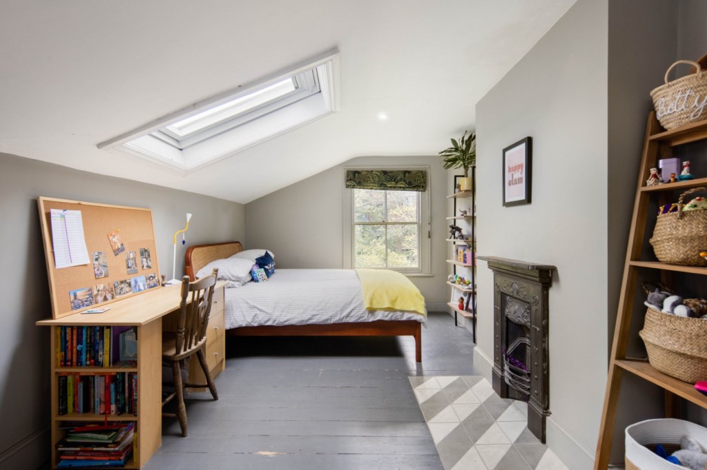 Image for Sach Road, E5