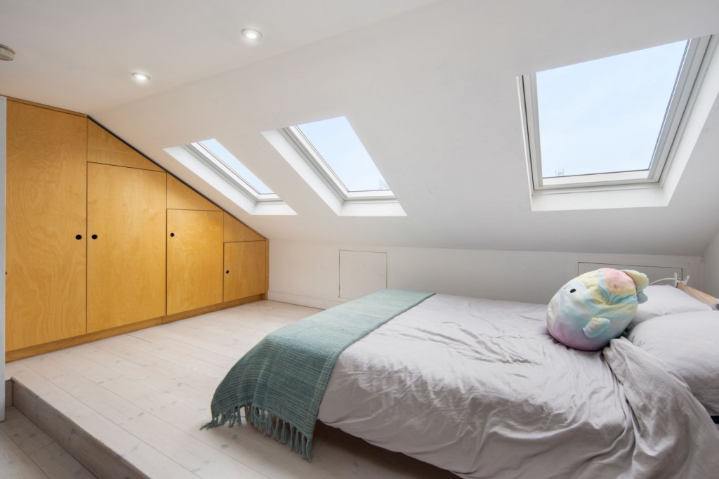 Image for Sach Road, E5