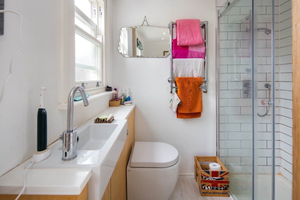 Image for Sach Road, E5