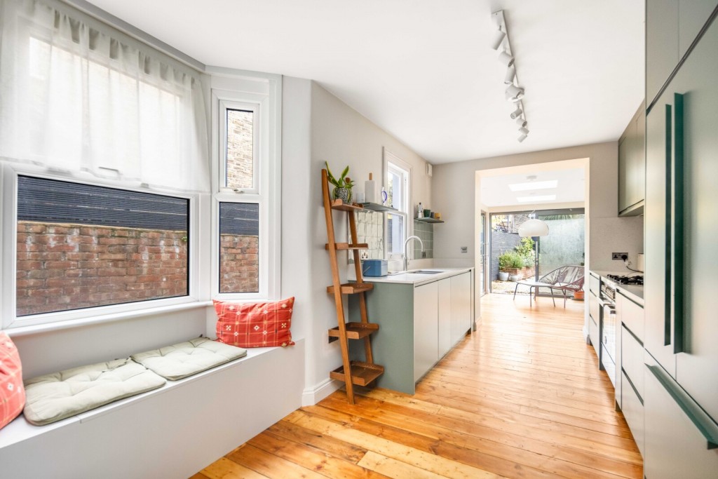 Image for Daubeney Road, E5