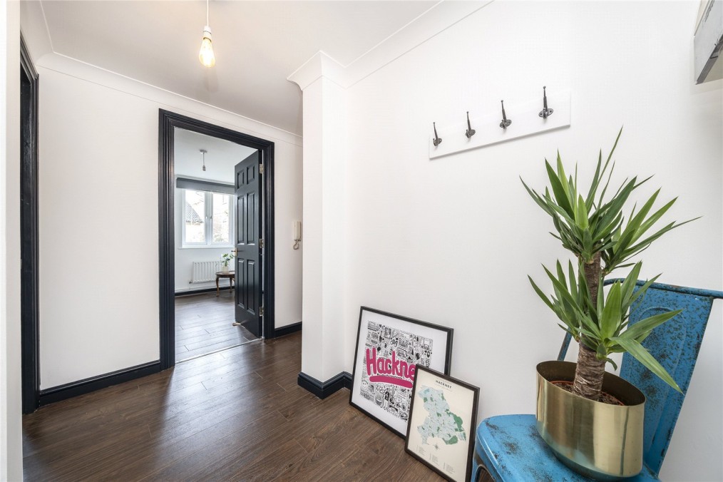 Celandine Drive, E8