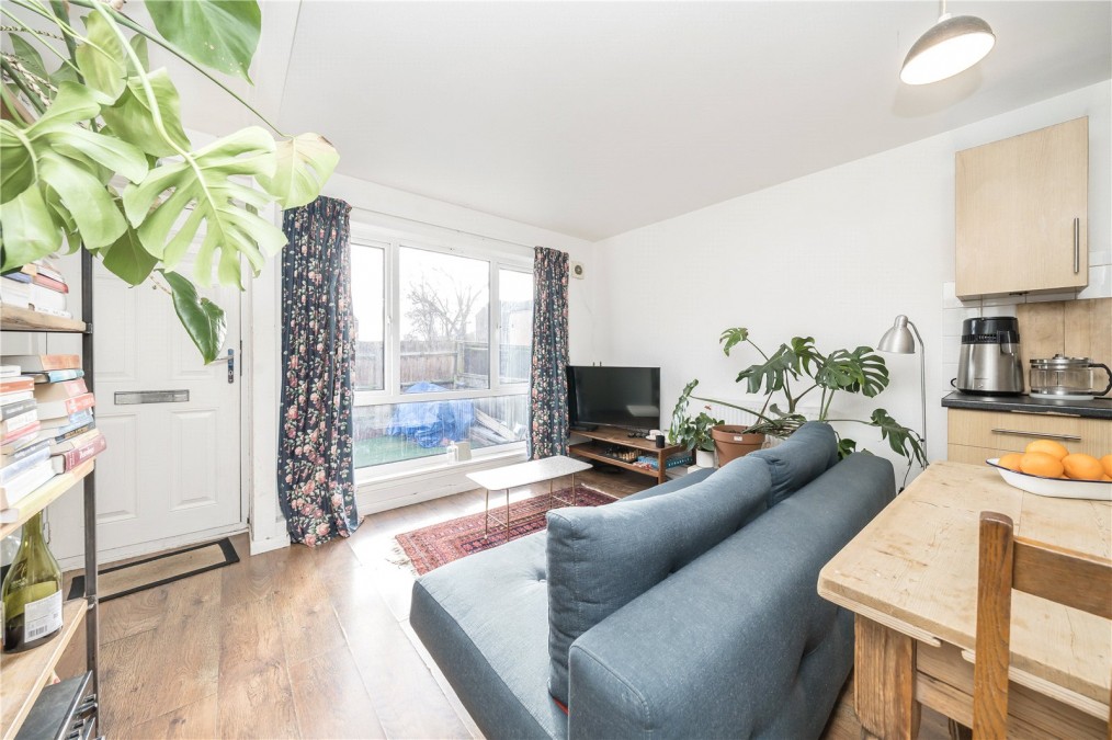 College Close, E9