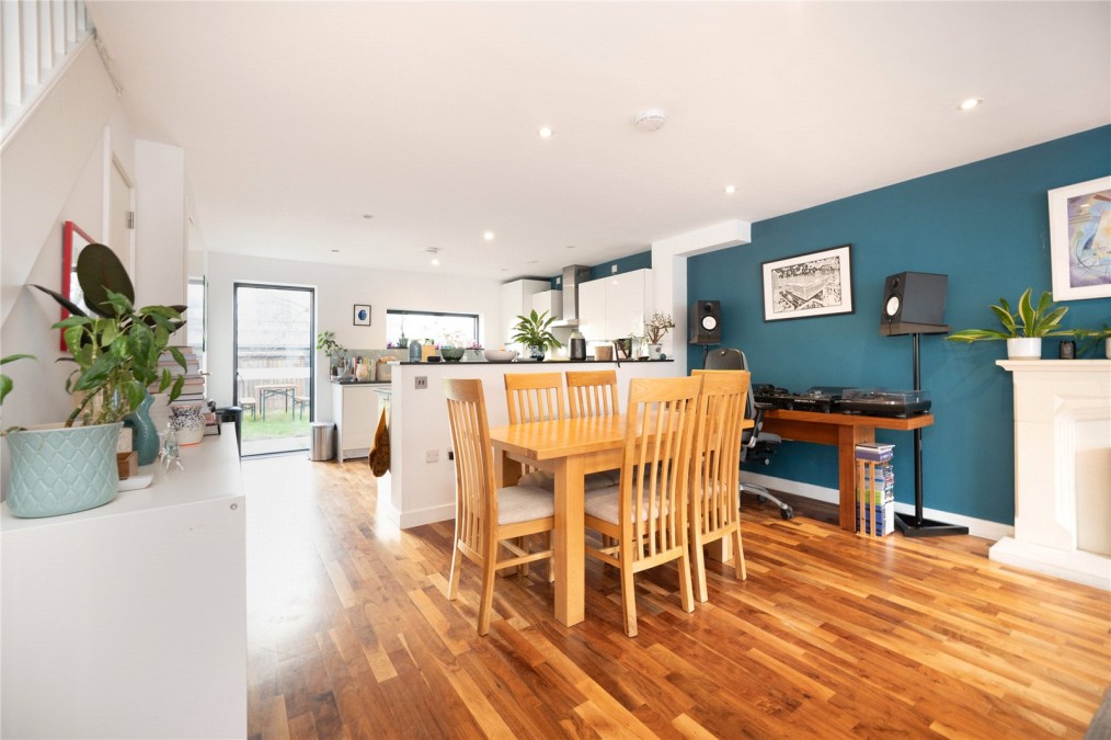 Acer Road, E8