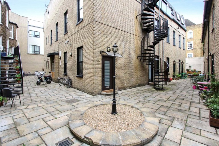 Shore Road, E9
