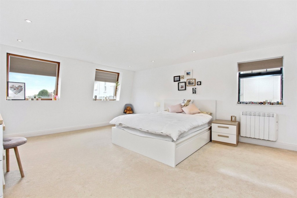 Image for Shore Road, E9