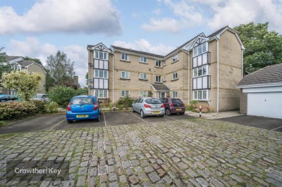 View full details for 1 Silverlands Park, Buxton