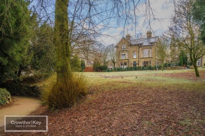 View full details for Flat 3, The Park, Broad Walk, Buxton