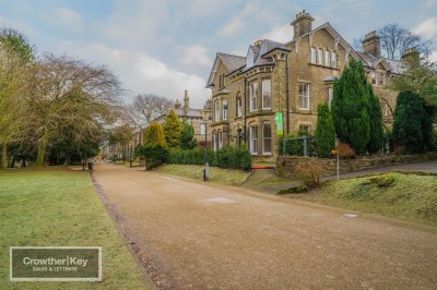 View full details for Flat 4, The Park, Broad Walk, Buxton