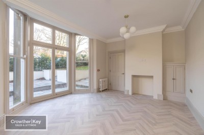 View full details for Flat 2, The Park, Broad Walk, Buxton