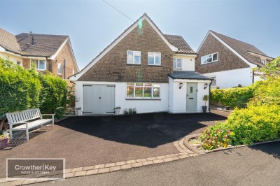 View full details for Ecclesbourne Drive, Buxton