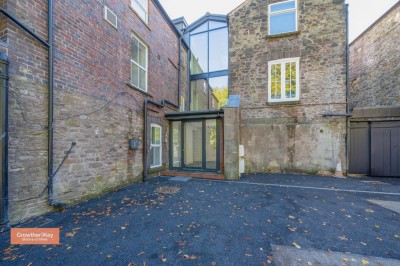 View full details for Quadrant House, Quadrant Mews, Buxton