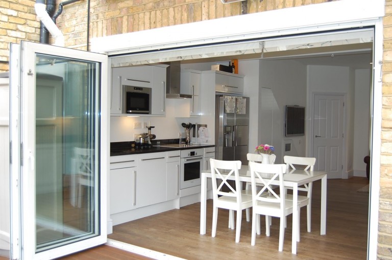 Prince Georges Avenue, Raynes Park