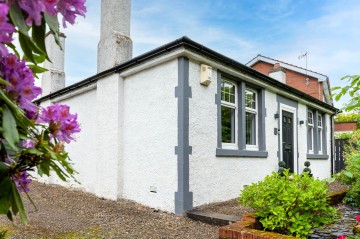 East Main Street, Uphall, EH52