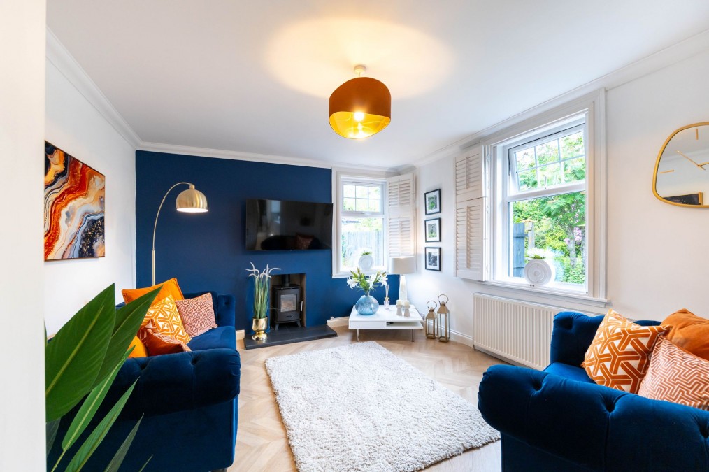 East Main Street, Uphall, EH52
