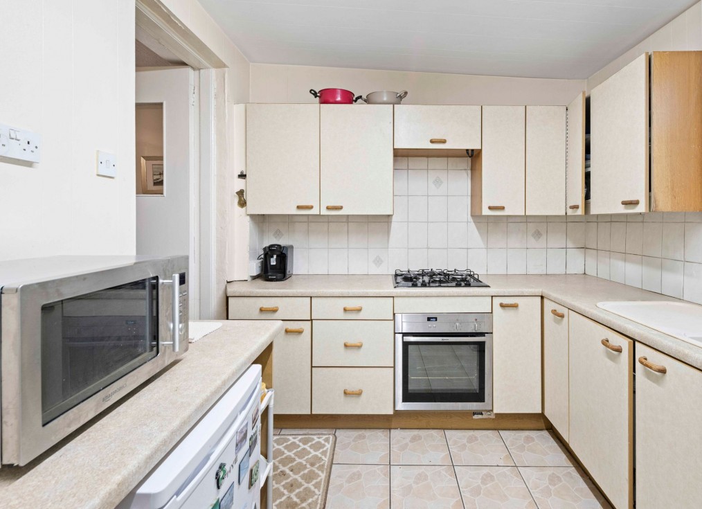 Station Road, Uphall, EH52