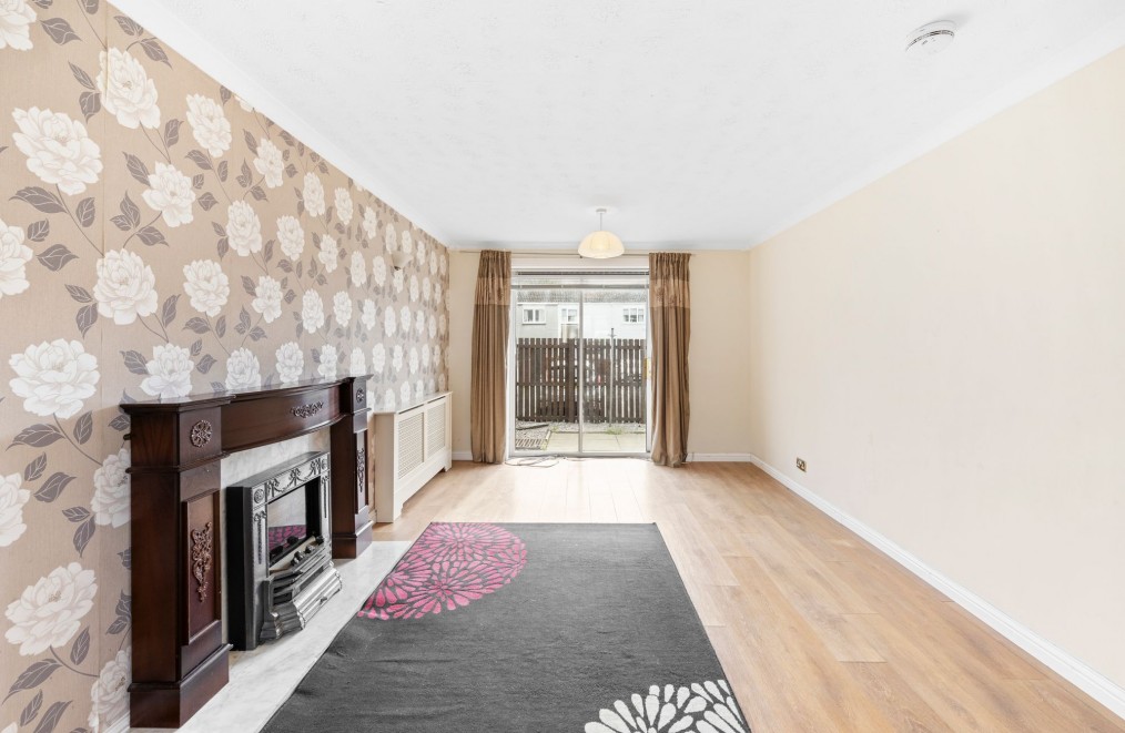Macfarlane Place, Uphall, EH52