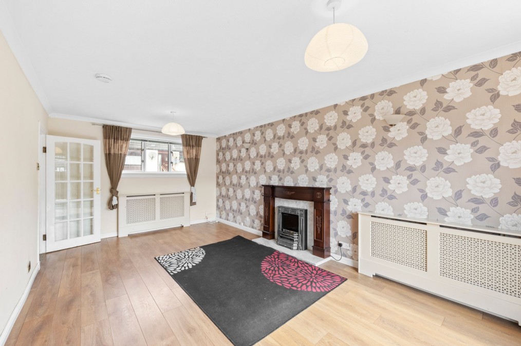 Macfarlane Place, Uphall, EH52