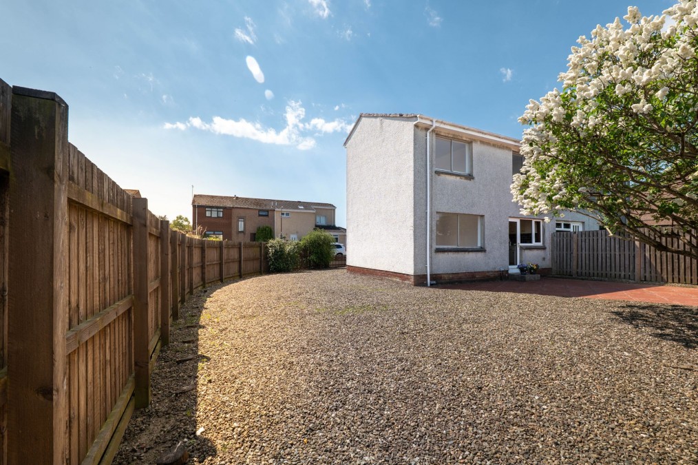 Nicholson Way, Livingston, EH54