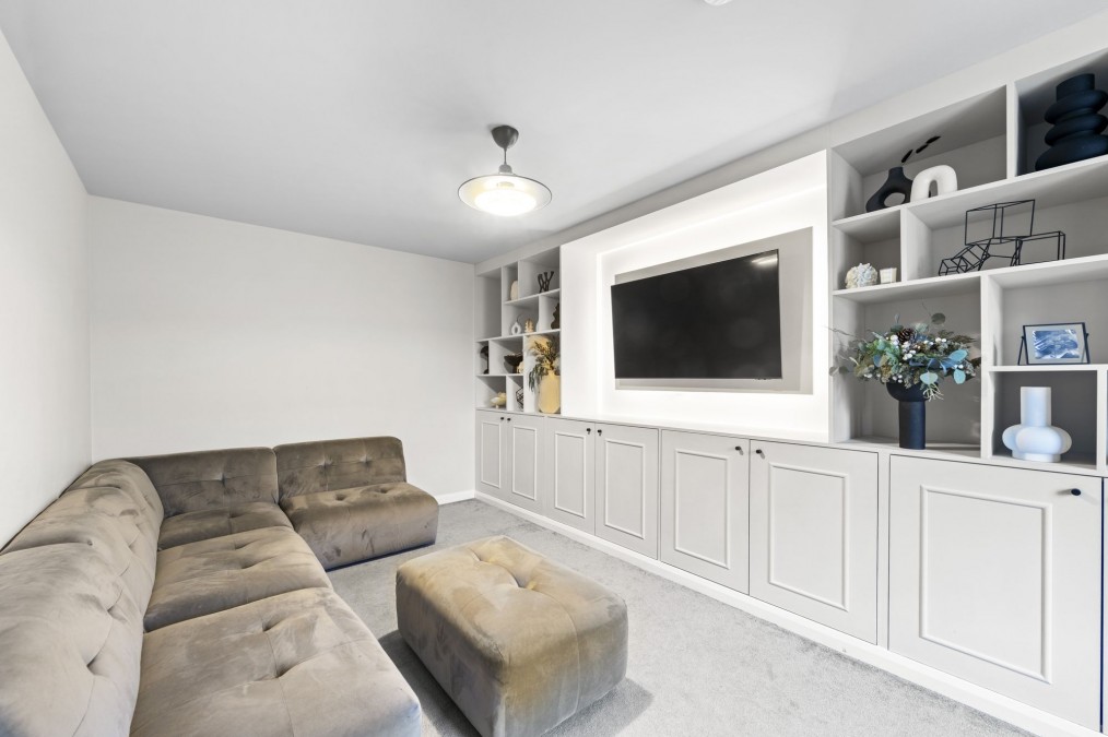 James Young Avenue, Uphall Station, EH54