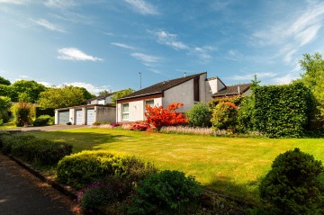 Binny Park, Ecclesmachan, EH52