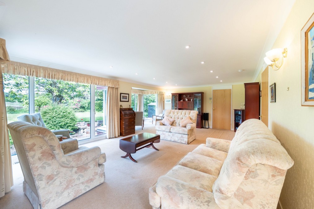 Binny Park, Ecclesmachan, EH52