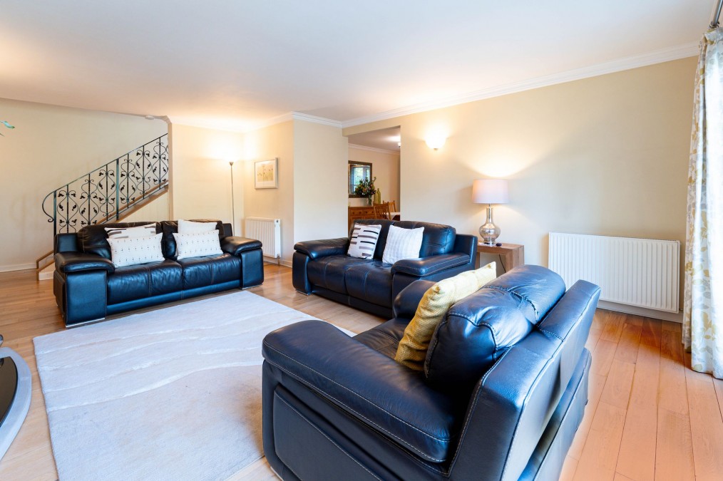 West Main Street, Uphall, EH52