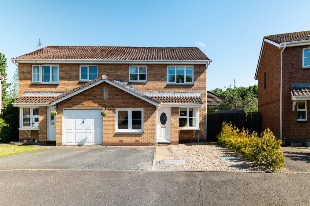 Kaims Gardens, Livingston Village, EH54