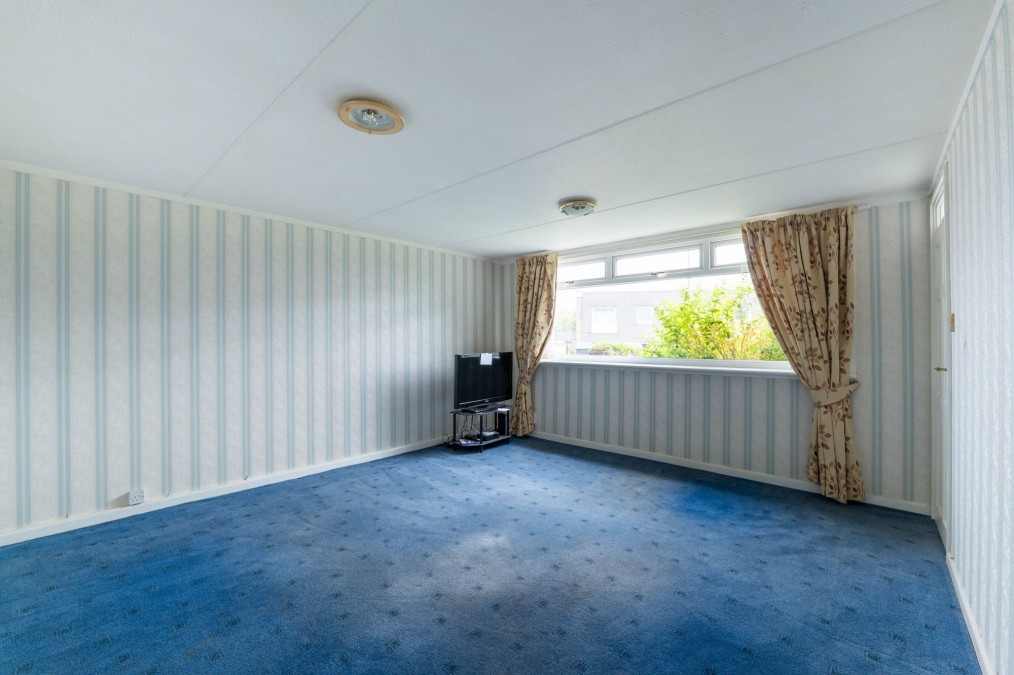 Carledubs Avenue, Uphall, EH52