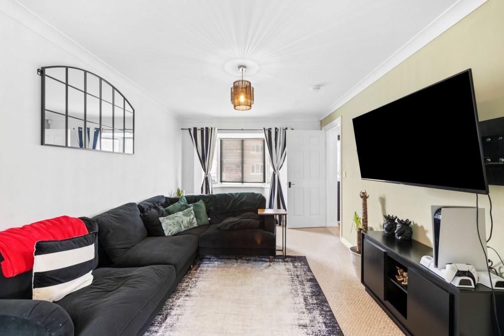 West Holmes Place, Broxburn, EH52