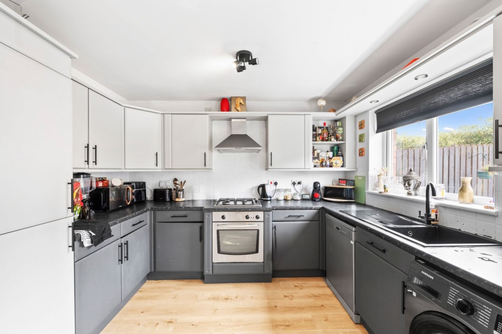 West Holmes Place, Broxburn, EH52