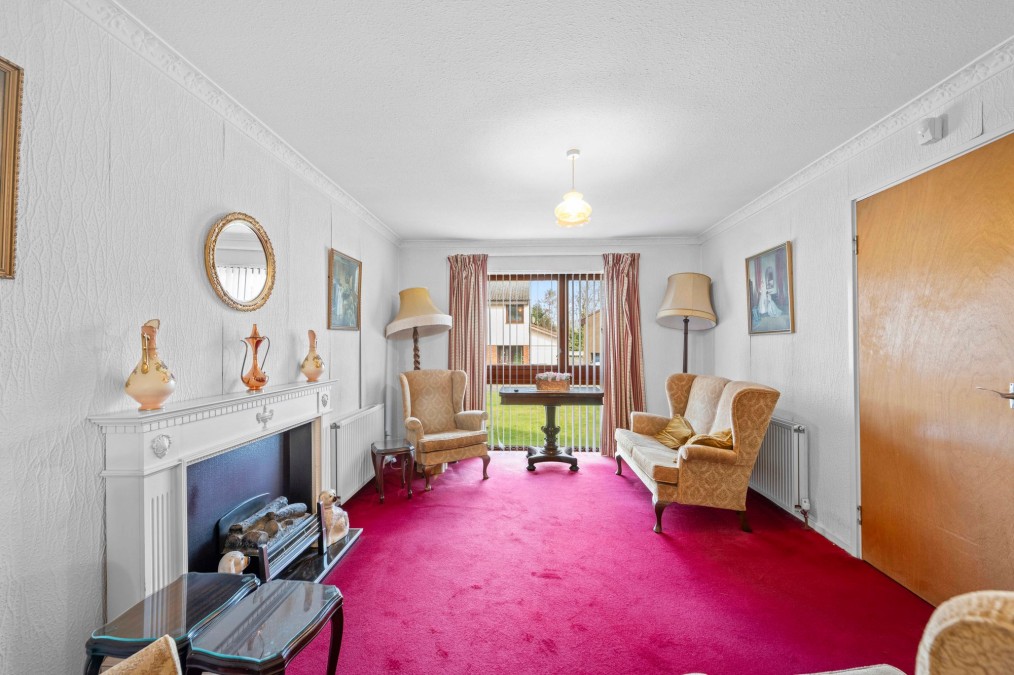 Linn Place, Broxburn, EH52