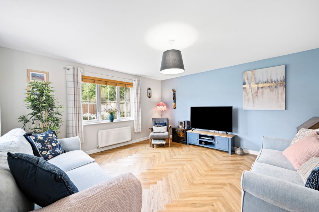 Kings Well Crescent, Broxburn, EH52