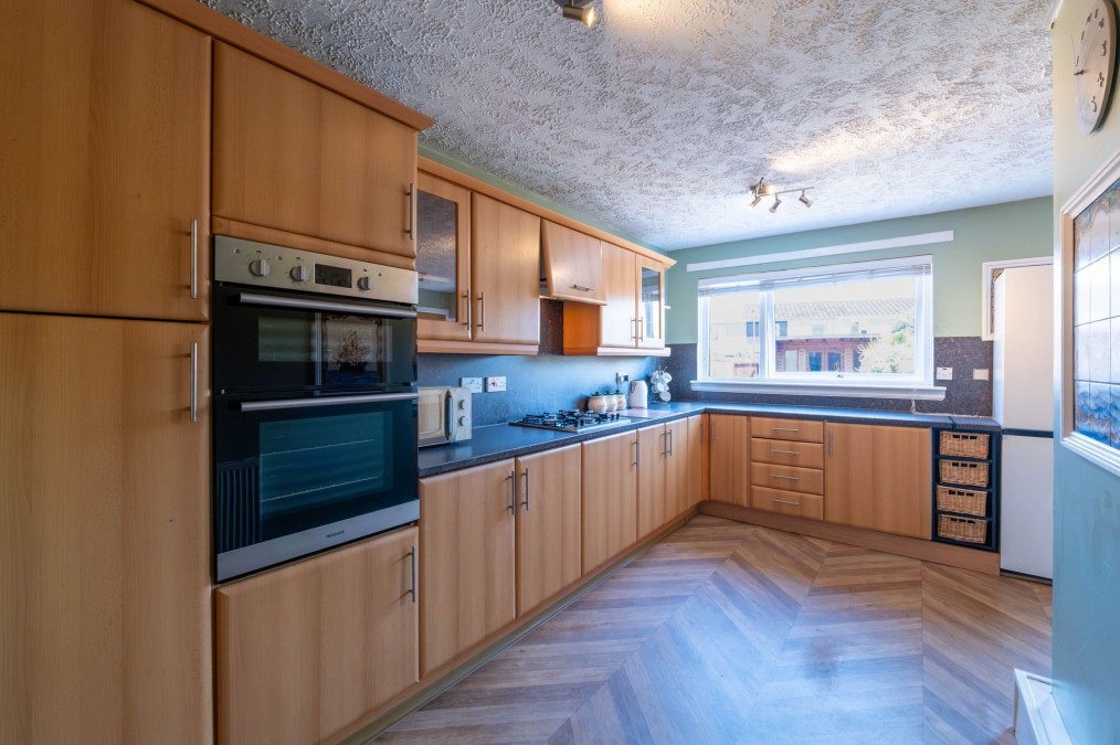 Beresford Rise, Livingston, EH54