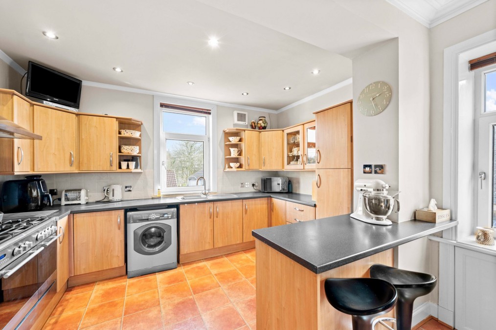 East Main Street, Uphall, EH52