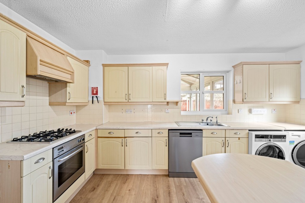 Lady Place, Livingston, EH54