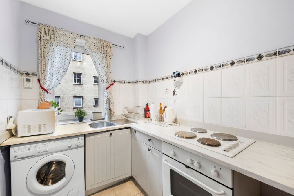 Canongate, Chessels Court, EH8