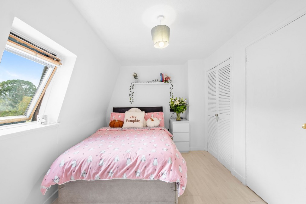 West Main Street, Uphall, EH52