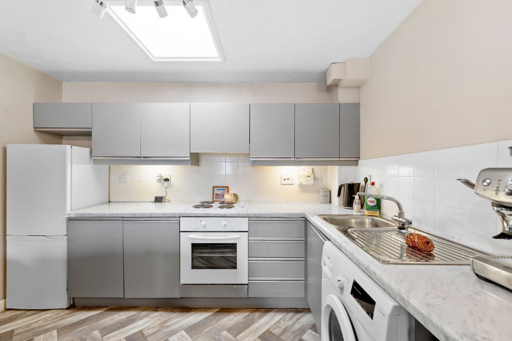 West Main Street, Uphall, EH52