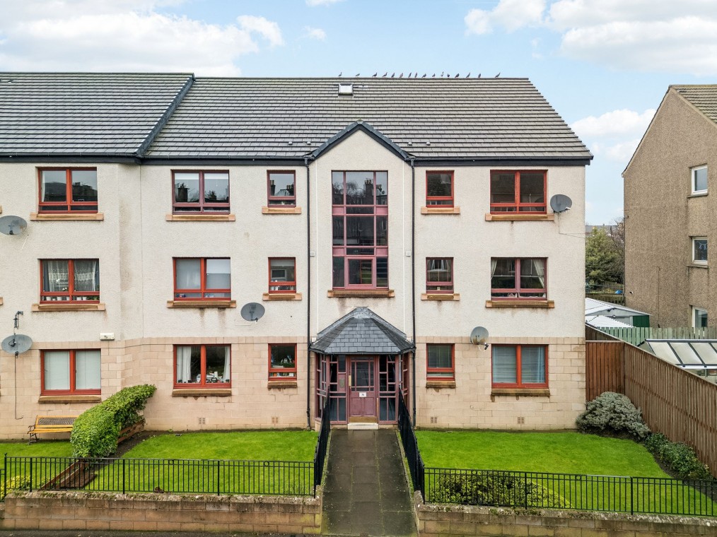 Piersfield Grove, Edinburgh, EH8