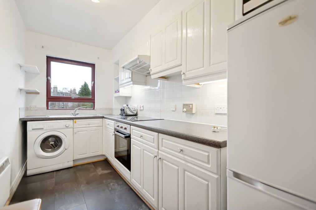 Piersfield Grove, Edinburgh, EH8