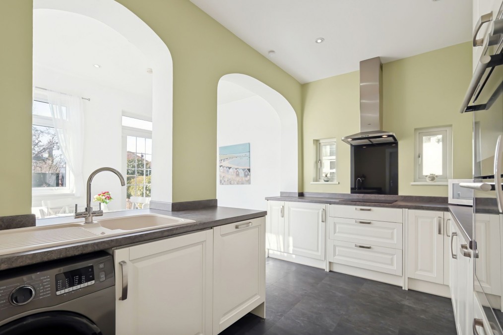 Kingsknowe Avenue, Edinburgh, EH14